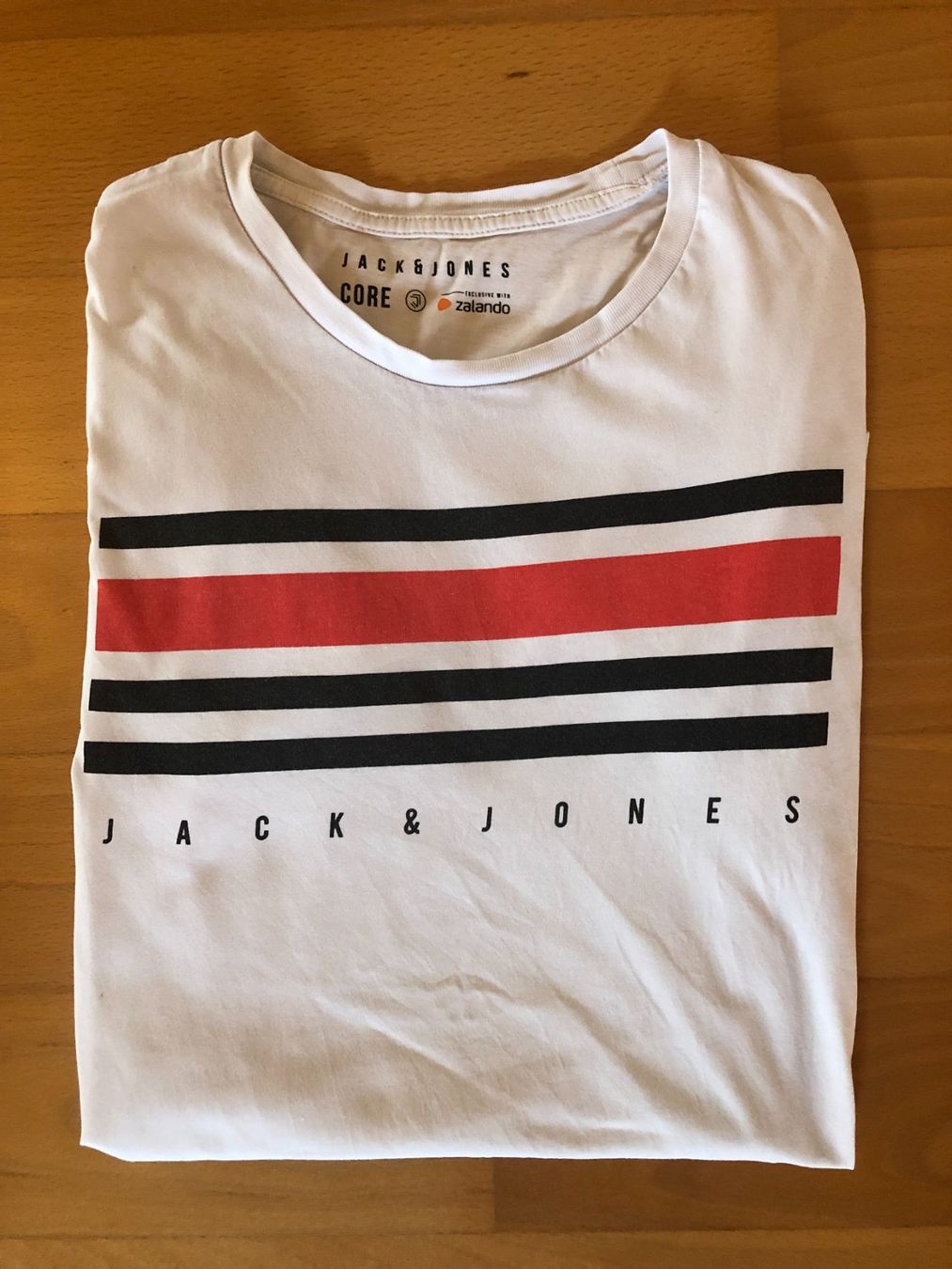 T-shirt: Shirt, T-Shirt Gr. M "JACK & JONES" – Usato da Jona venduto da ASMARADO