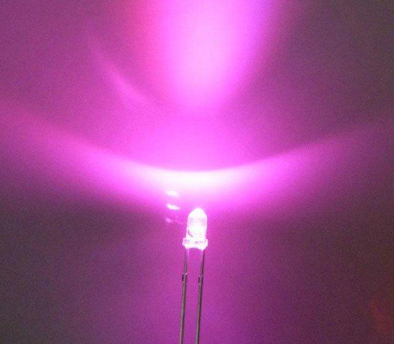 Componenti elettronici: 100Stk. 3mm LED transparent pink – Nuovo e nell'imballaggio originale da Illnau venduto da diy-shop