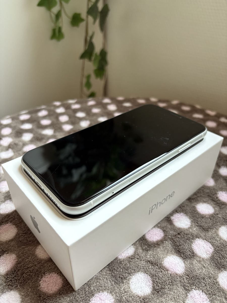 Apple Telefoni cellulari / Smartphones: iPhone XR | weiss | 64 GB – Usato da Brünisried venduto da sve_vft2 1