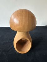 Nussknacker Holz in der Form eines Pilz. Nusszange Vintage