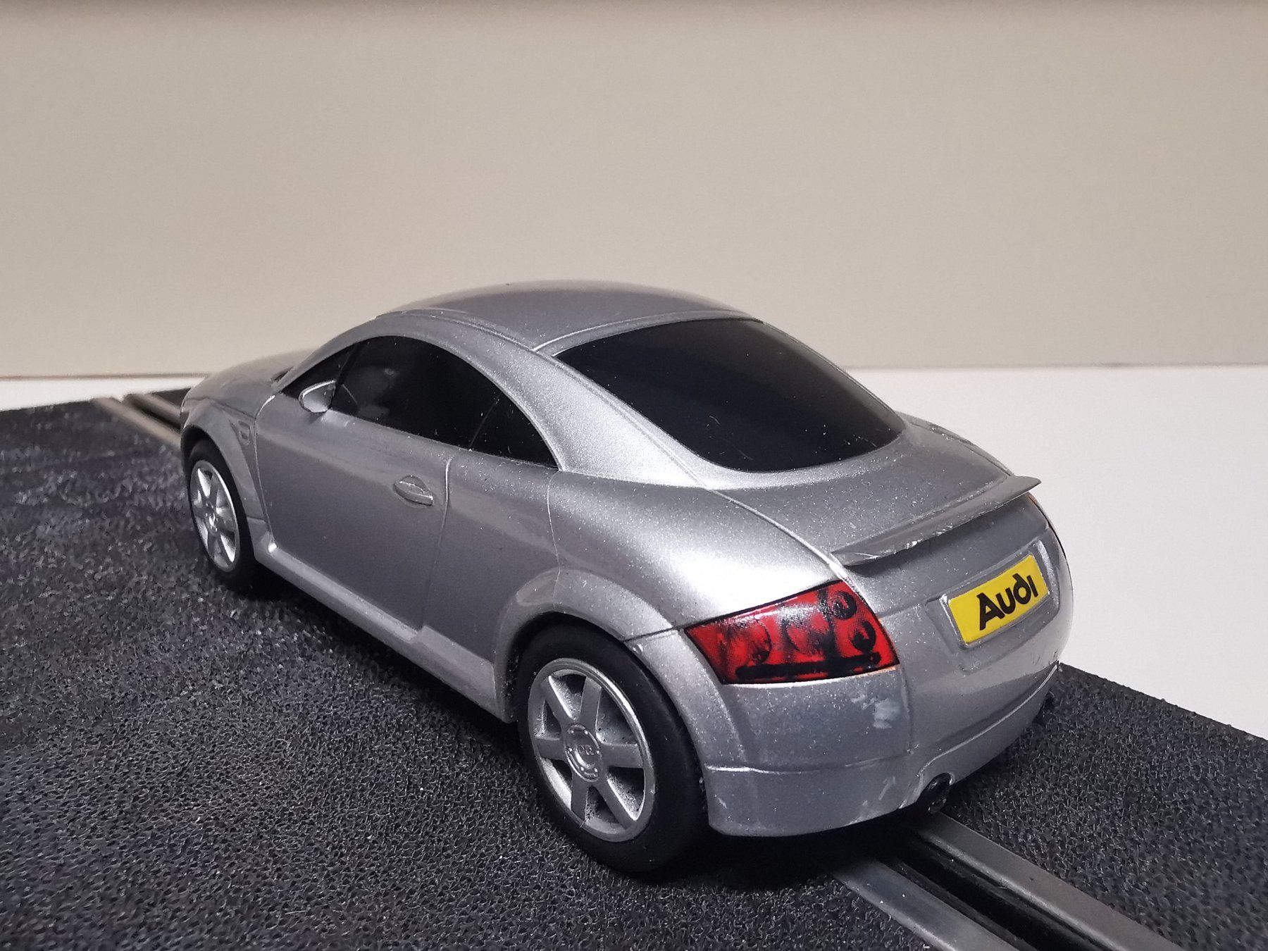 Piste: Scalextric Audi TT    1/32 – Usato da Winterthur venduto da Lonpos1 3