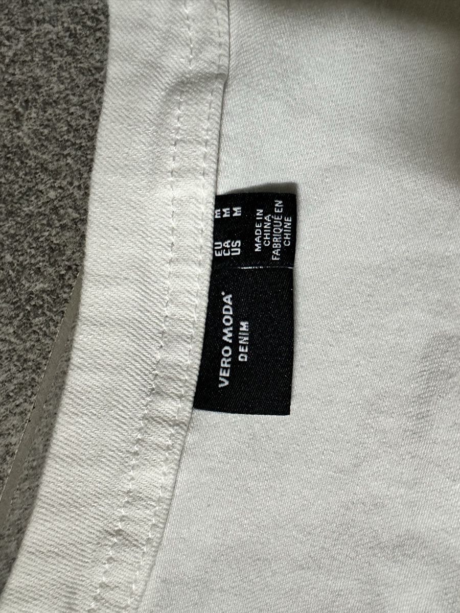 Vero Moda Giacche: Jeansjacke weiß, neu – Nuovo (secondo la descrizione) da Bever venduto da Elischen21 1