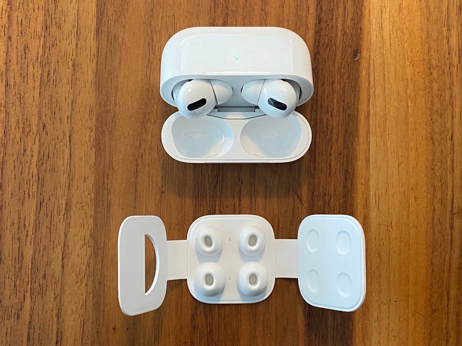 Apple Kopfhörer: Apple AirPods Pro (1st Generation) – Gebraucht aus Gossau SG von  8