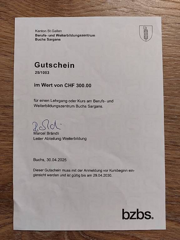 Buoni: Gutschein bzbs (Weiterbildung) – Nuovo e nell'imballaggio originale da Vaduz venduto da schmaka