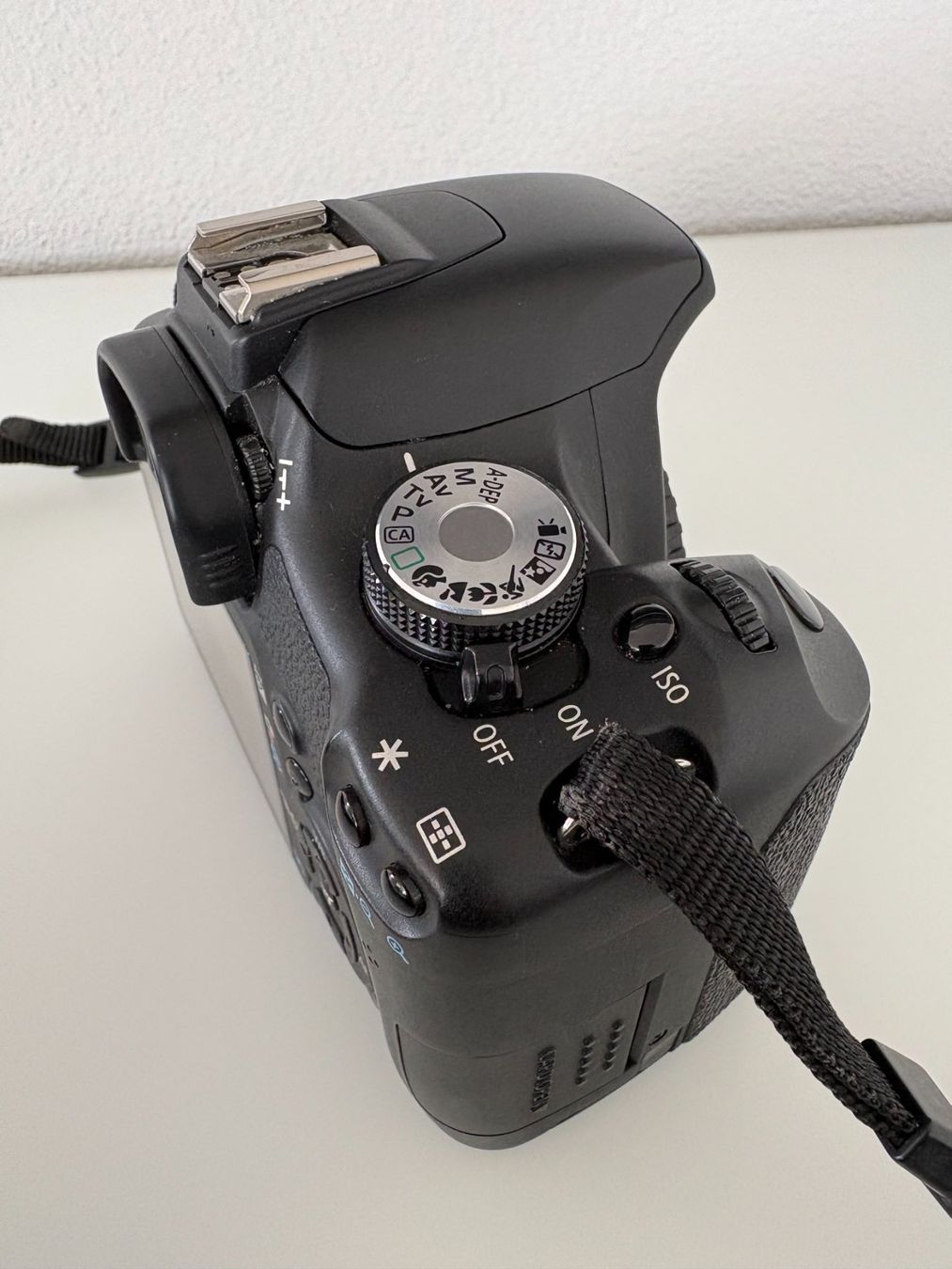 Canon Fotocamera: Canon EOS 500D  inkl. Akku und Ladegerät – Usato da Aesch LU venduto da Rovo 3