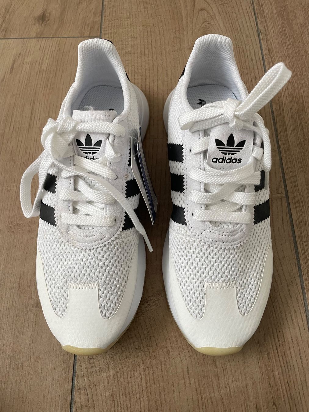 Adidas Scarpe da uomo: Adidas Turnschuhe Gr. 39 1/3 NEU – Nuovo (secondo la descrizione) da Waltenschwil venduto da hansnine 1