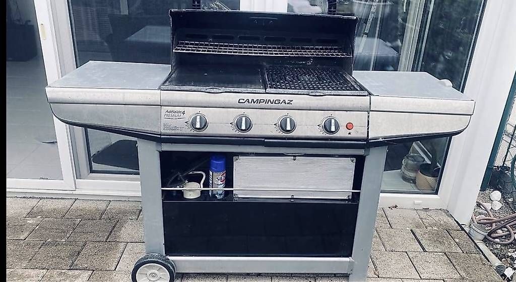 Grils: Gasgrill 4+1 Brenner – D'occasion à Hinwil par wifiman 2