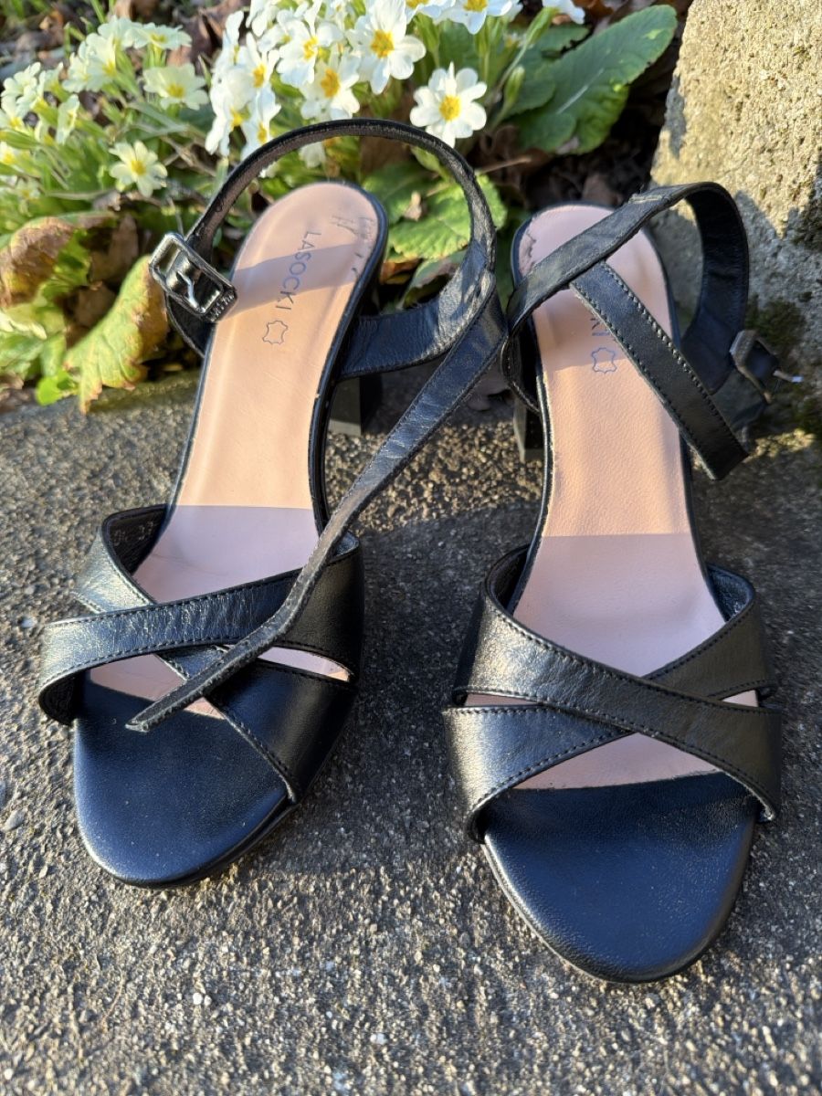 Scarpe da donna: Sandalen von Lasocki Gr. 37 – Usato da Oberrohrdorf venduto da Mariann79
