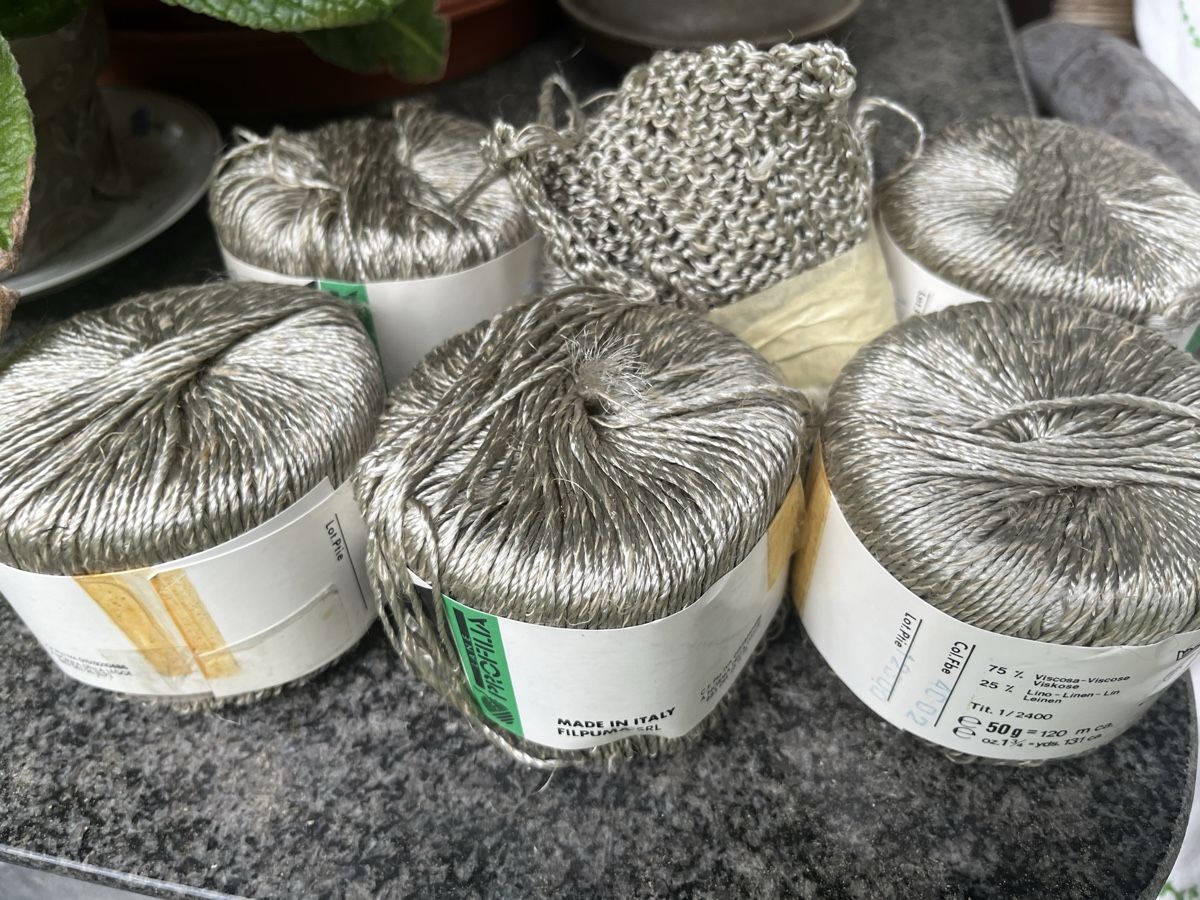 Lana: 6 Knäuel à 50 gr  Leinen 25%, Viscose 75% – Usato da Wila venduto da Fritz-Wila