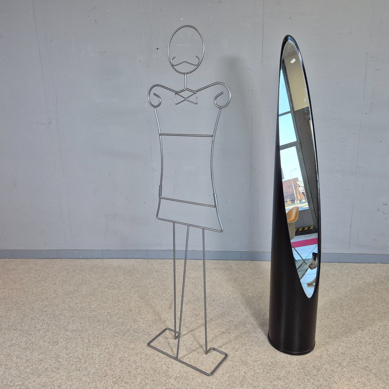 Guardaroba: Man Coat Rack Kleiderständer Garderobe Junge / Mann Metall – Usato da Nottwil venduto da Wondewa-Shop