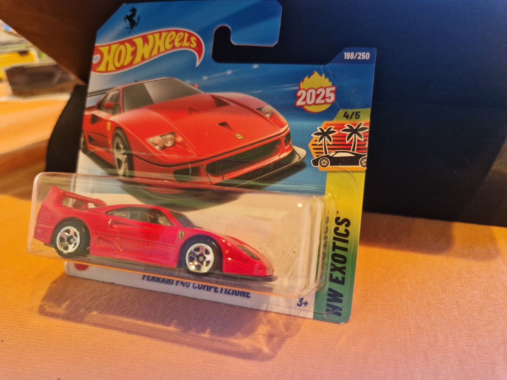 Ferrari F40 1/18 Hotweels Neuve En Boîte D'origine