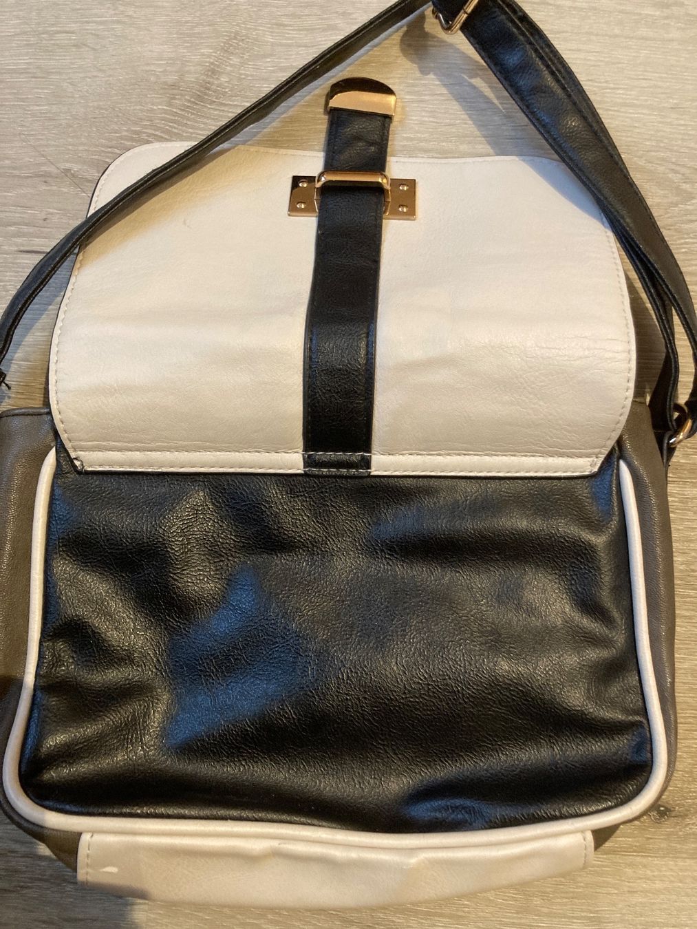 Taschen für Damen: Handtasche – Gebraucht aus Gelterkinden von froggy80 2