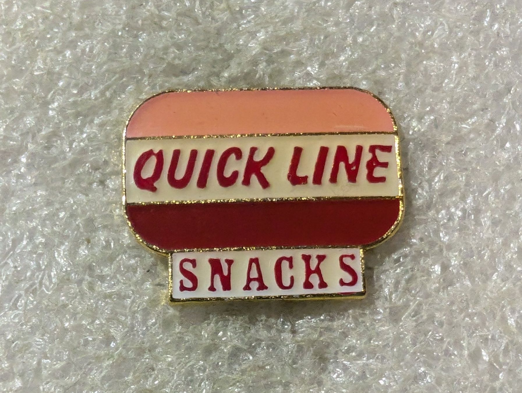 Placchette & Badge: Ansteckpin 145: Quick Line Snacks – Usato da Oppligen venduto da Pin-Fall-Shop