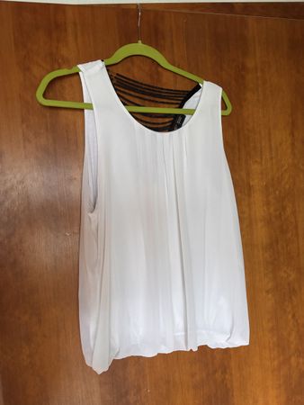 Débardeur blanc dos orné de perles