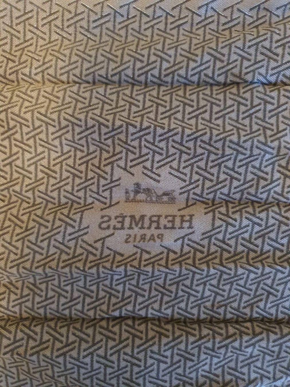 Hermès Foulard & Sciarpe: Hermès Paris Silk Scarf Brown Geometric Pattern 100% Silk – Usato da Genève venduto da gvokiii 1