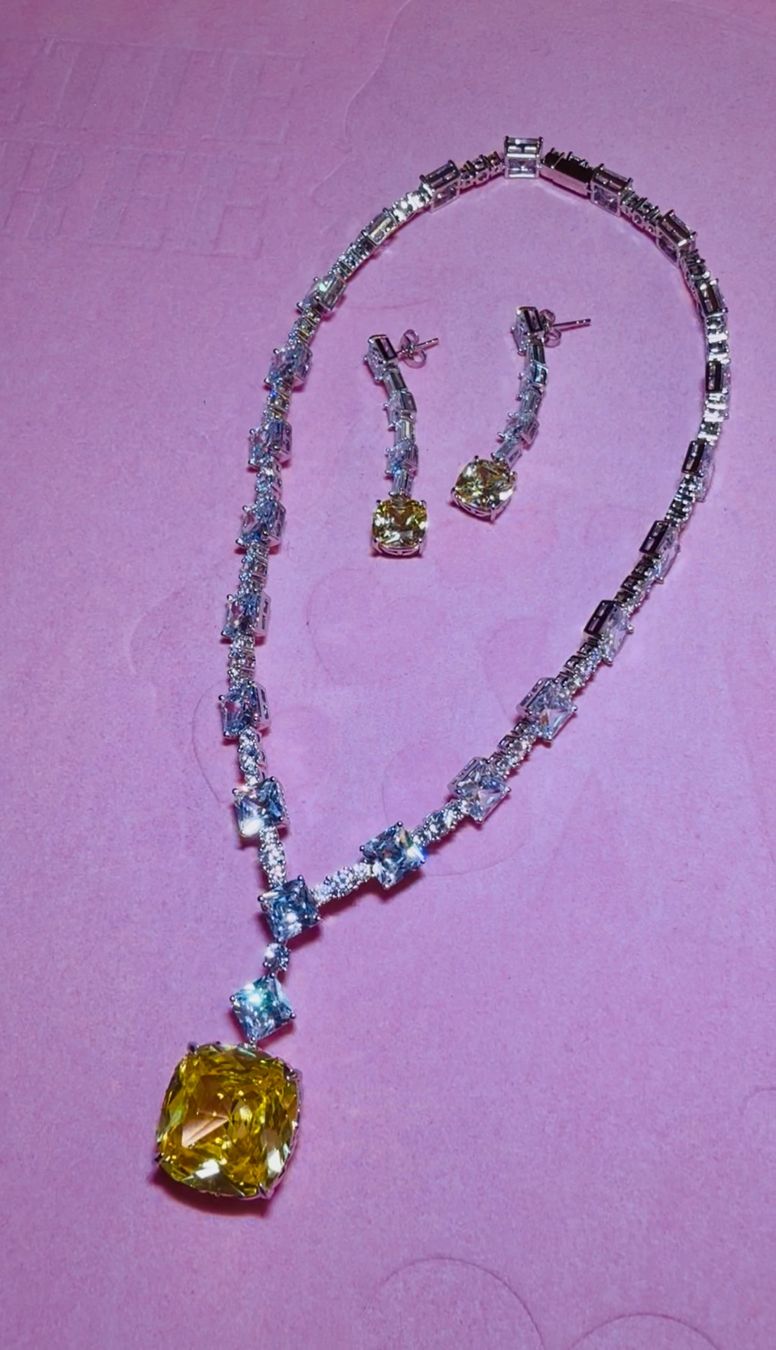 Altri gioielli: Parure Diamants Jaunes – Nuovo e nell'imballaggio originale da St-Maurice venduto da Sandrinette123 1