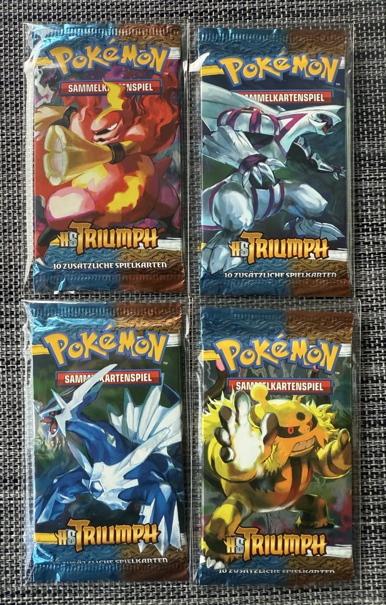 Pokémon Carte collezionabili: Pokemon 4x HS Triumphant Booster – Nuovo e nell'imballaggio originale da Zürich venduto da Cardimon