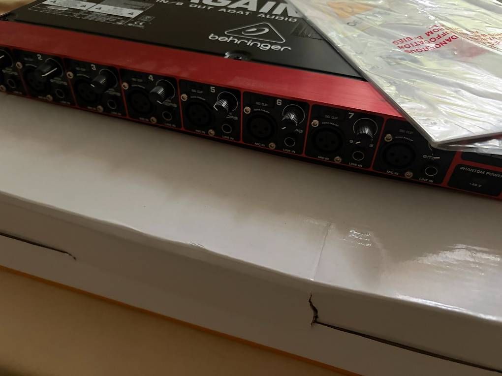 Attrezzatura per studi di registrazione: Behringer ADA8200 Ultragain – Usato da Bern venduto da animaratio