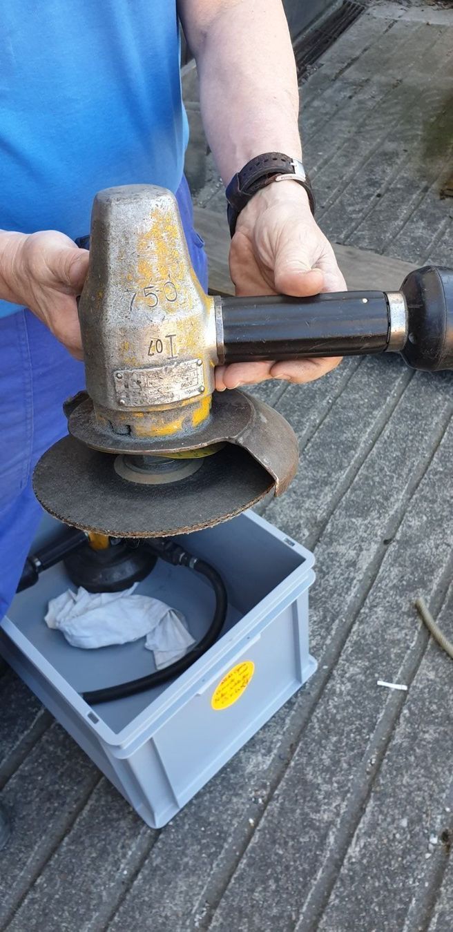 Smerigliatrici & Lucidatrici: Atlas Copco Flächen- / Trennscheibenschleifer – Usato da Füllinsdorf venduto da Sunnebliemli7 3
