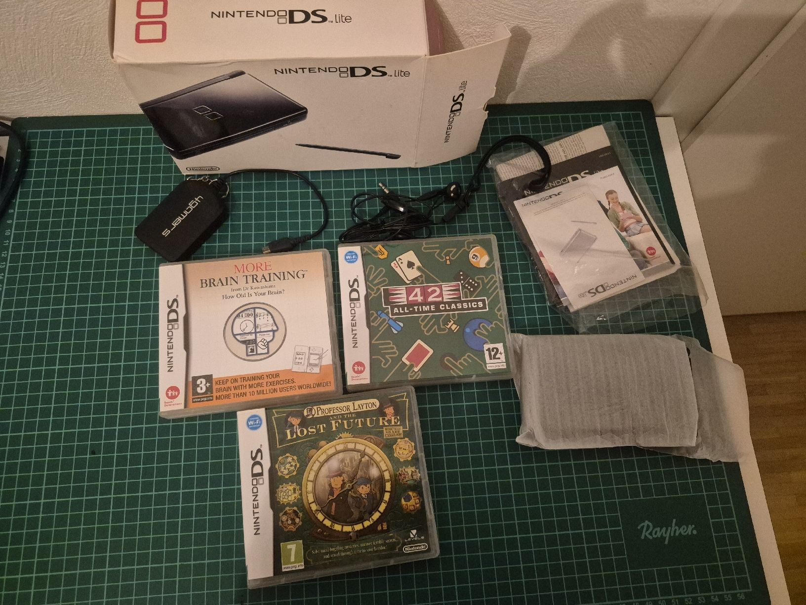Nintendo Konsolen: Nintendo DS Lite Black Console Bundle -! in ovp – Gebraucht aus Meyrin von Retro-GZ 1