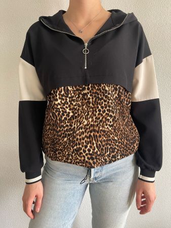 Kaputzenpullover schwarz-weiss-leo