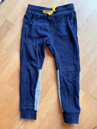 Trainerhose Benetton Gr. 130 / M