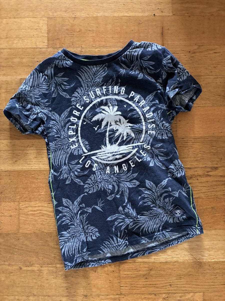 Camicie, T-shirt & Polo: Schönes Tshirt Gr. 122/128, WE – Usato da richterswil venduto da lunamarie001