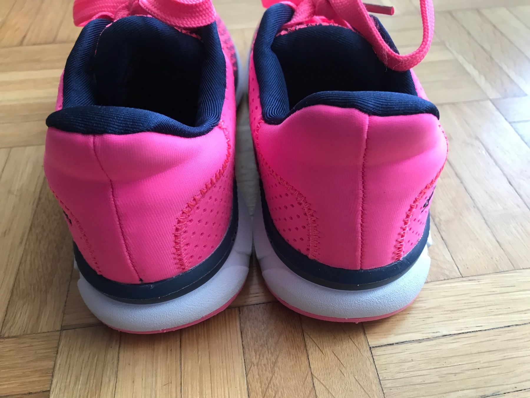 Scarpe per ragazze: Turnschuhe Grösse 33 neon rosa – Usato da Emmenbrücke venduto da Hathor123 5