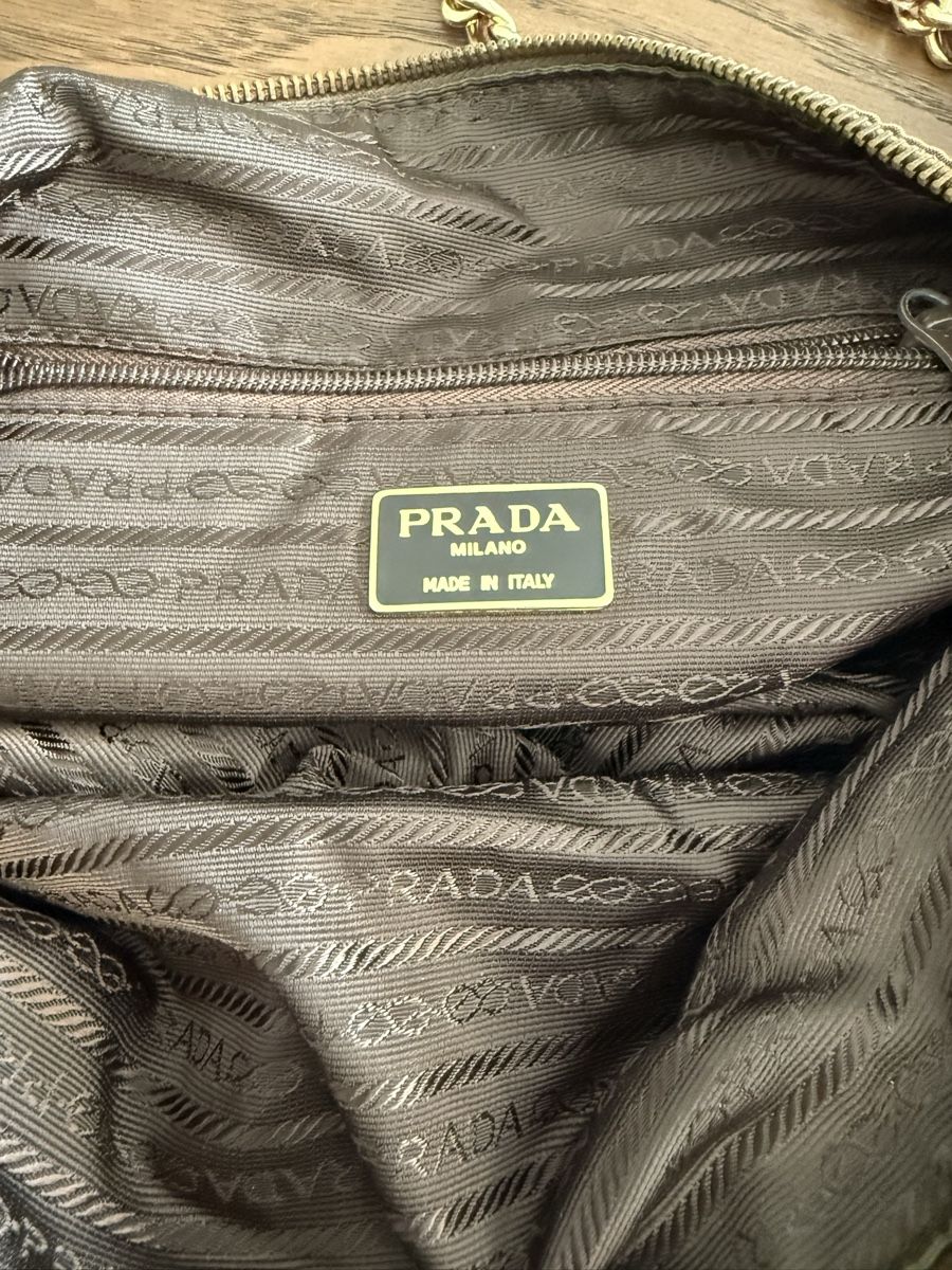 Prada Sacs femmes: Prada Vintage Nylon Tasche – D'occasion à Davesco-Soragno par tin_6xjv 2
