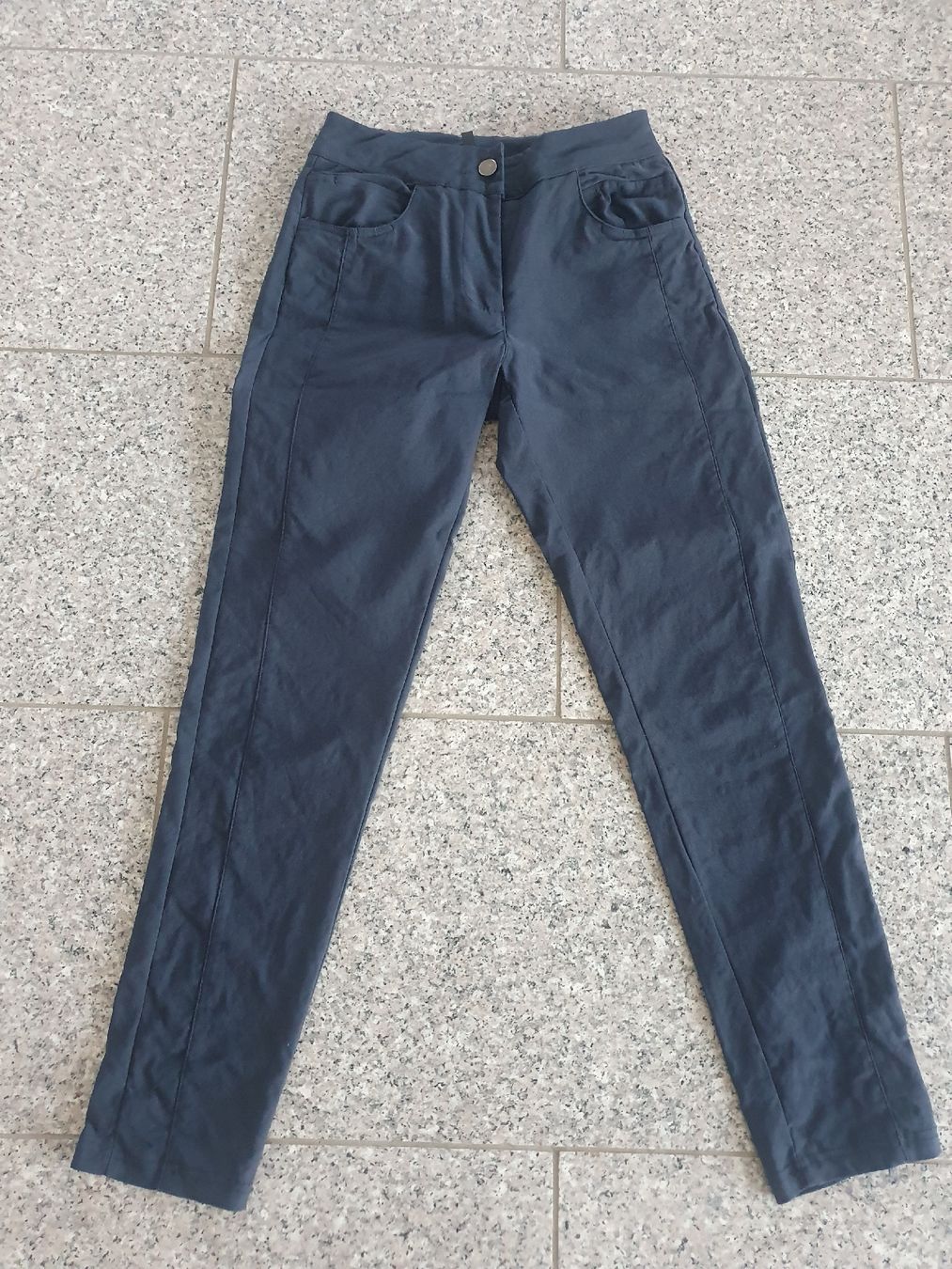 Pantaloni:  Hose, dunkelblau, Grösse XS – Usato da Moosseedorf venduto da Sonnenschein..