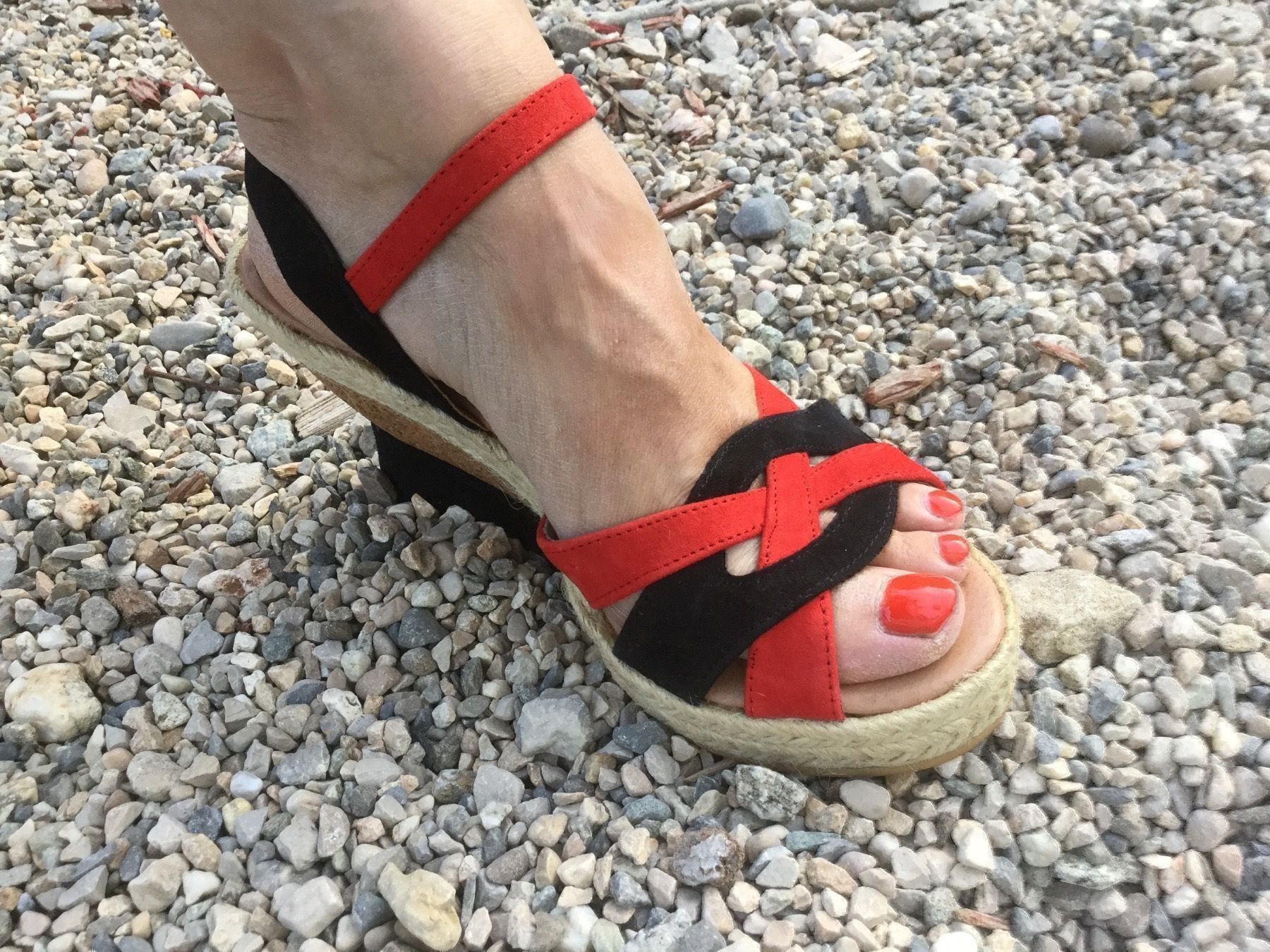Scarpe da donna: Sandalettes rouge/noir en daim KICKMICH – Nuovo e nell'imballaggio originale da Agiez venduto da chouchanelle 7