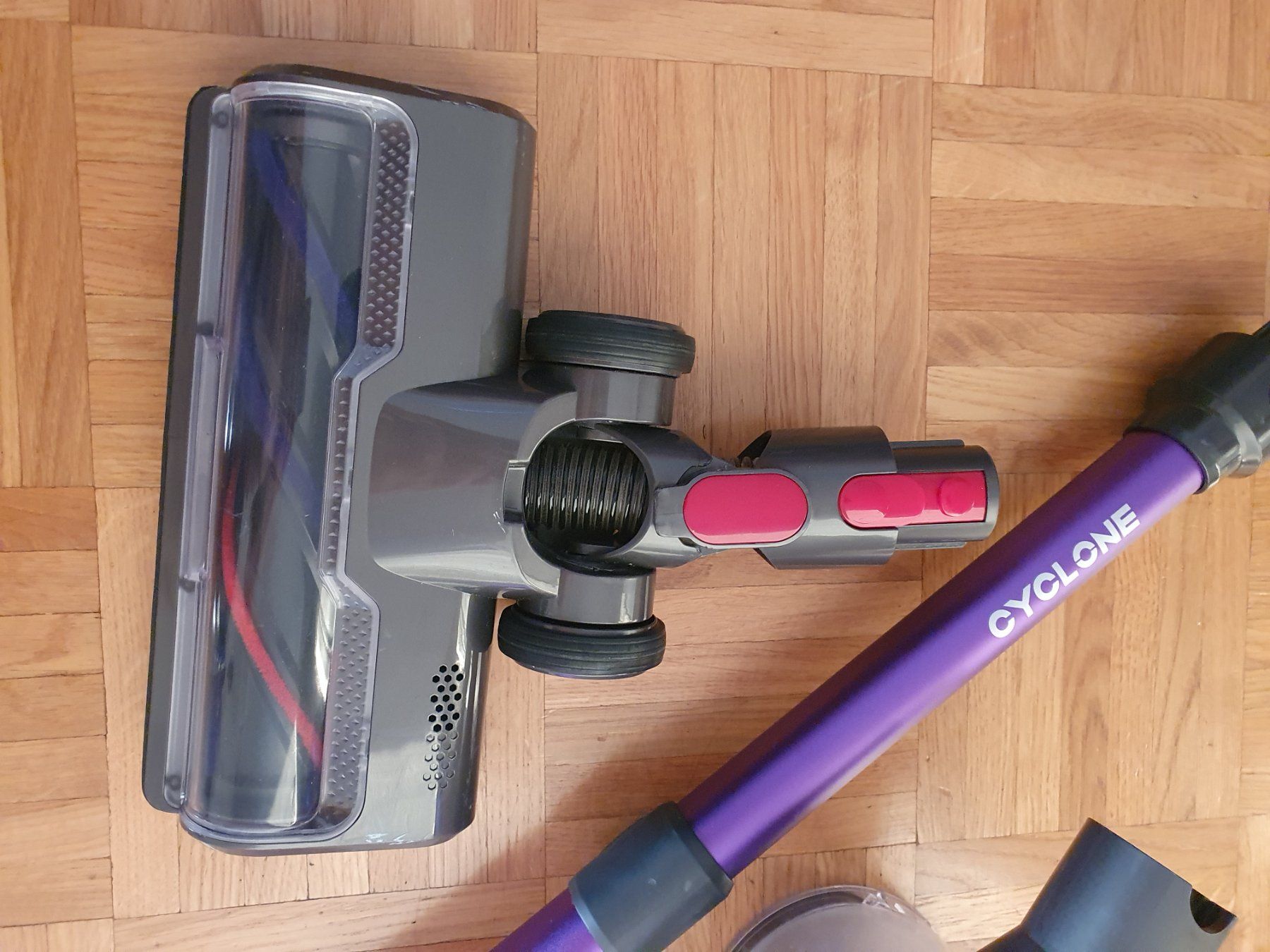 Dyson Aspirapolveri & Accessori: Dyson V7 avec brosses Led, batterie à remplacer – Usato da Prilly venduto da RoDyRe 3
