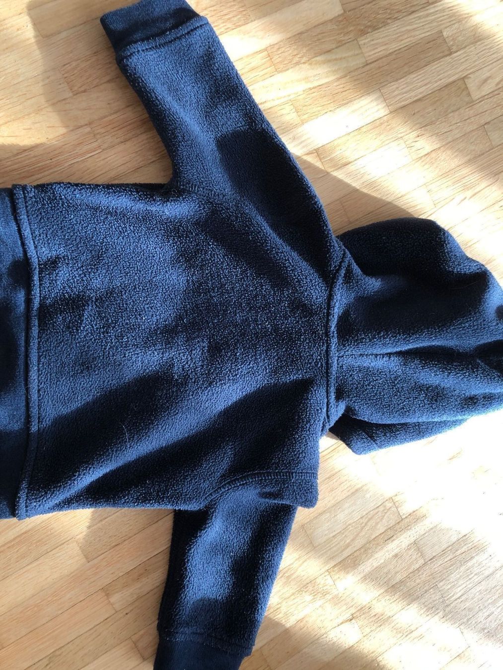 Maglioni & Felpe: Flauschige Jacke GAP Grösse 62 – Usato da Lupsingen venduto da sta_wgg5 3