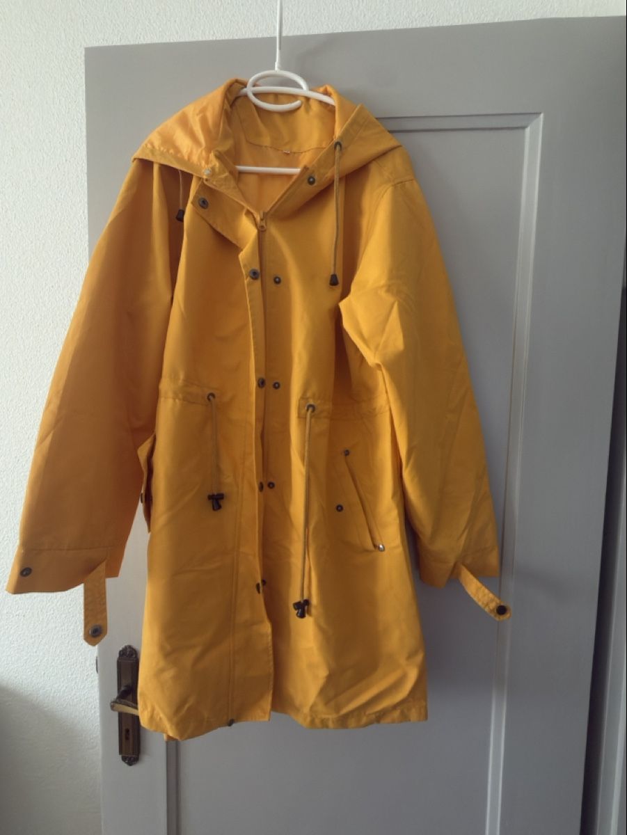 Giacche: Regenjacke gelb mit Kapuze – Usato da Zürich venduto da Jasper8057