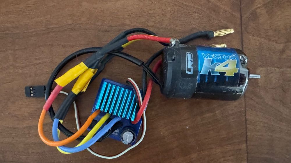LRP Brushless Vector K4 10.5T mit LRP Fahrtenregler (Gebraucht) in ...