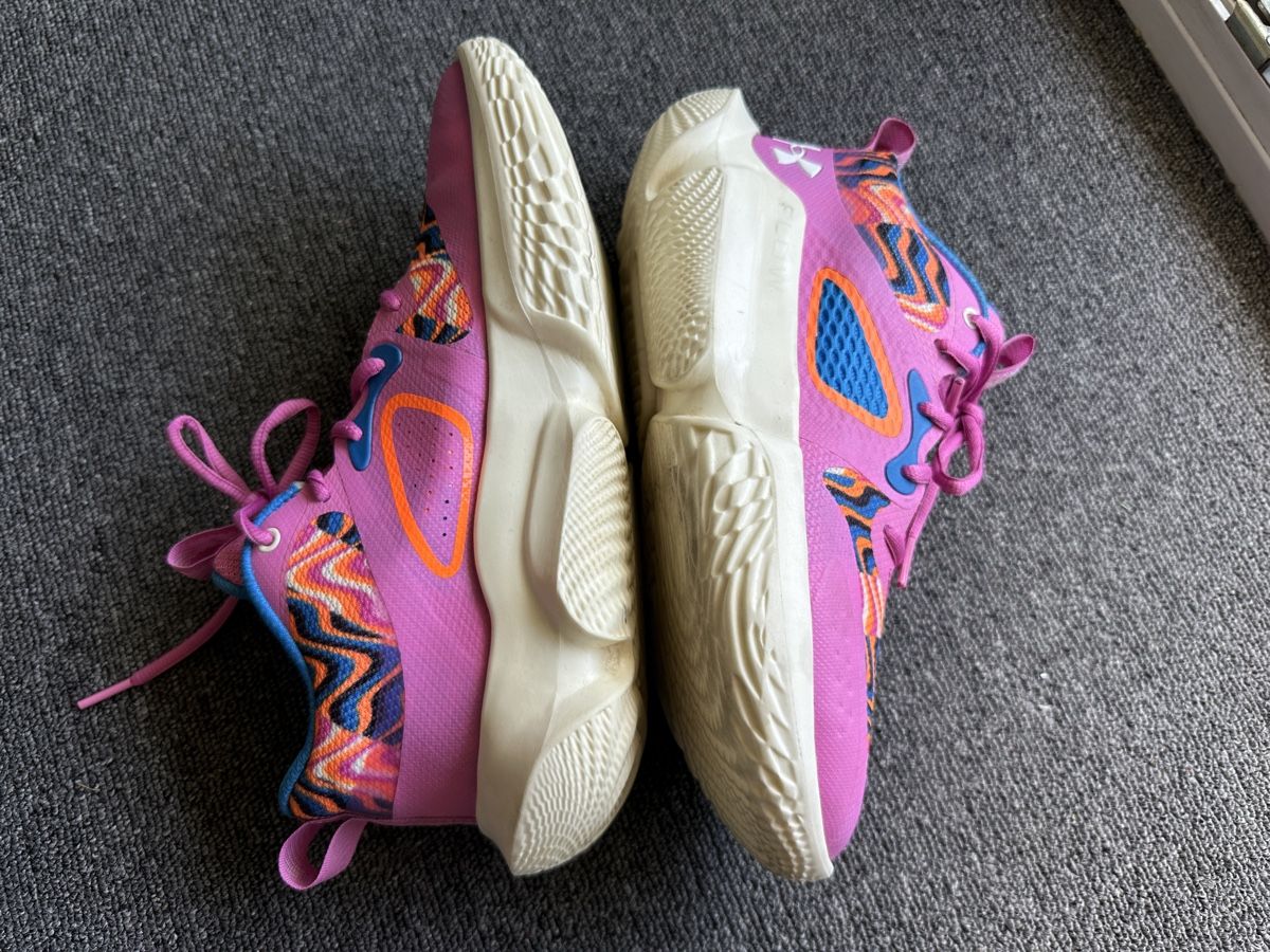 Under Armour Scarpe da donna: Under Armour Flow femme taille 40 rose – Usato da Bulle venduto da LeMoleson 4