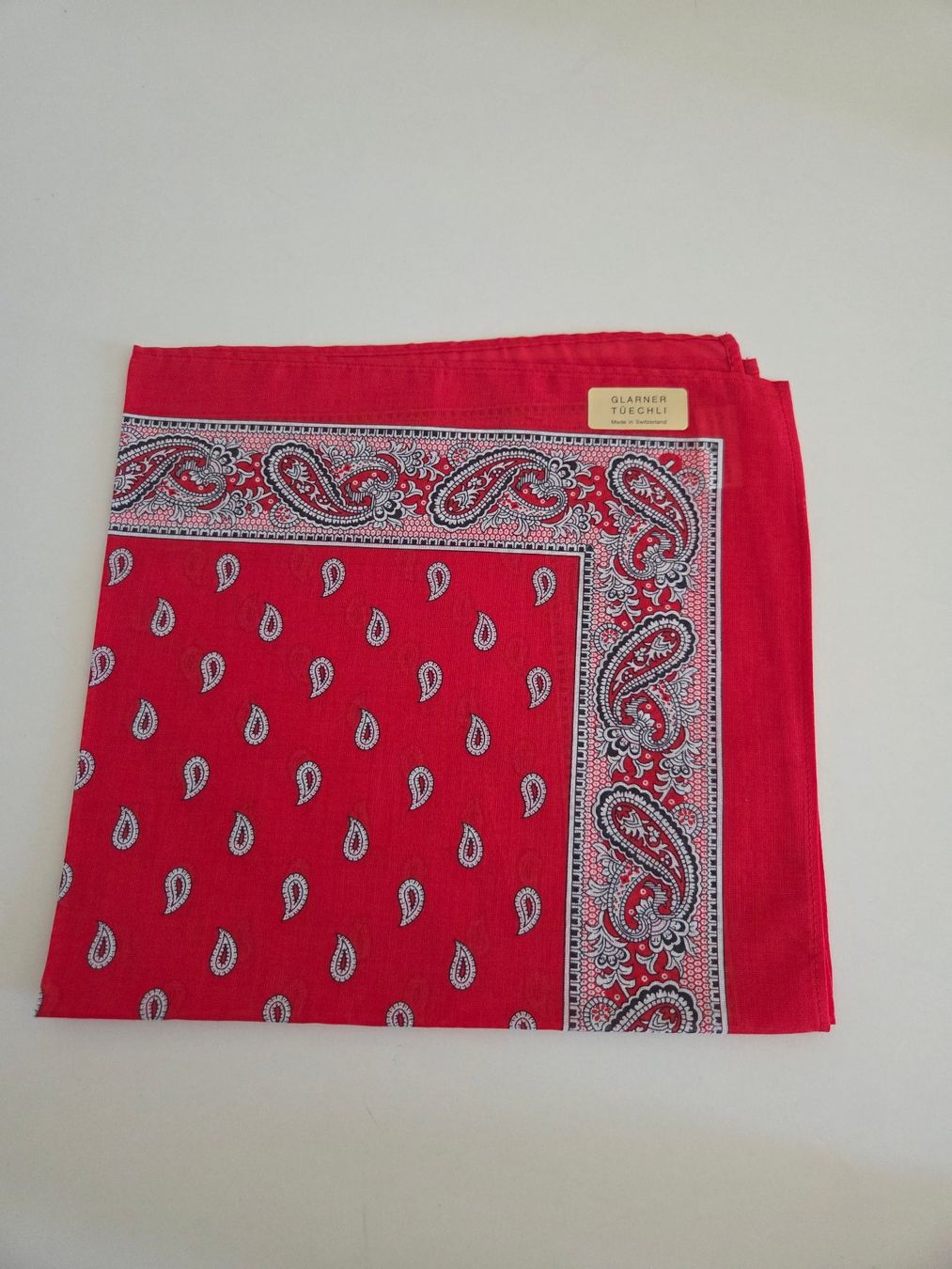 Foulards & écharpes: 1 Glarnertüchlein - Made in Switzerland – Neuf avec emballage d'origine à Oberrieden par Smart570