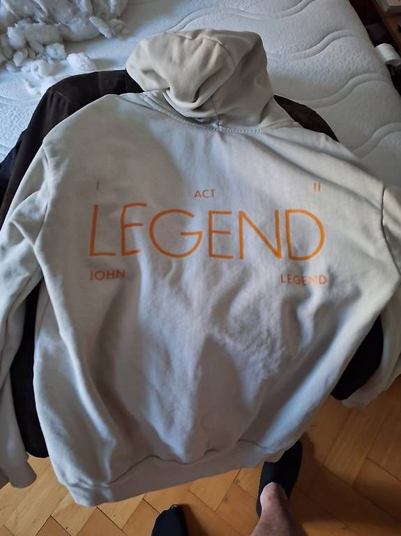 Pullover & Sweatshirts: Pullover Hoodies Merchandise – Gebraucht aus Bern von Chriswoorld