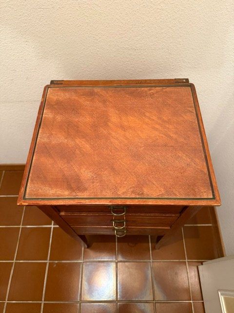 Comodini: Table de nuit bois 3 tiroirs style ancien – Usato da Territet venduto da Yvanz 1