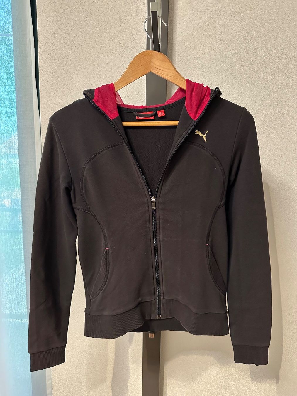 Puma Jacken: Puma Jacke, schwarz, Grösse XS – Gebraucht aus Winterthur von AngiDi 1