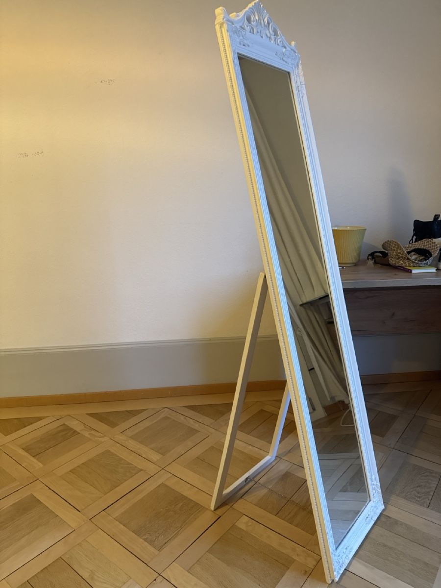 Specchi: Standing Mirror white ornate frame floor mirror used – Usato da Bern venduto da selina_gina 1