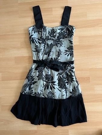 Elegantes Kleid Gr 34 cue