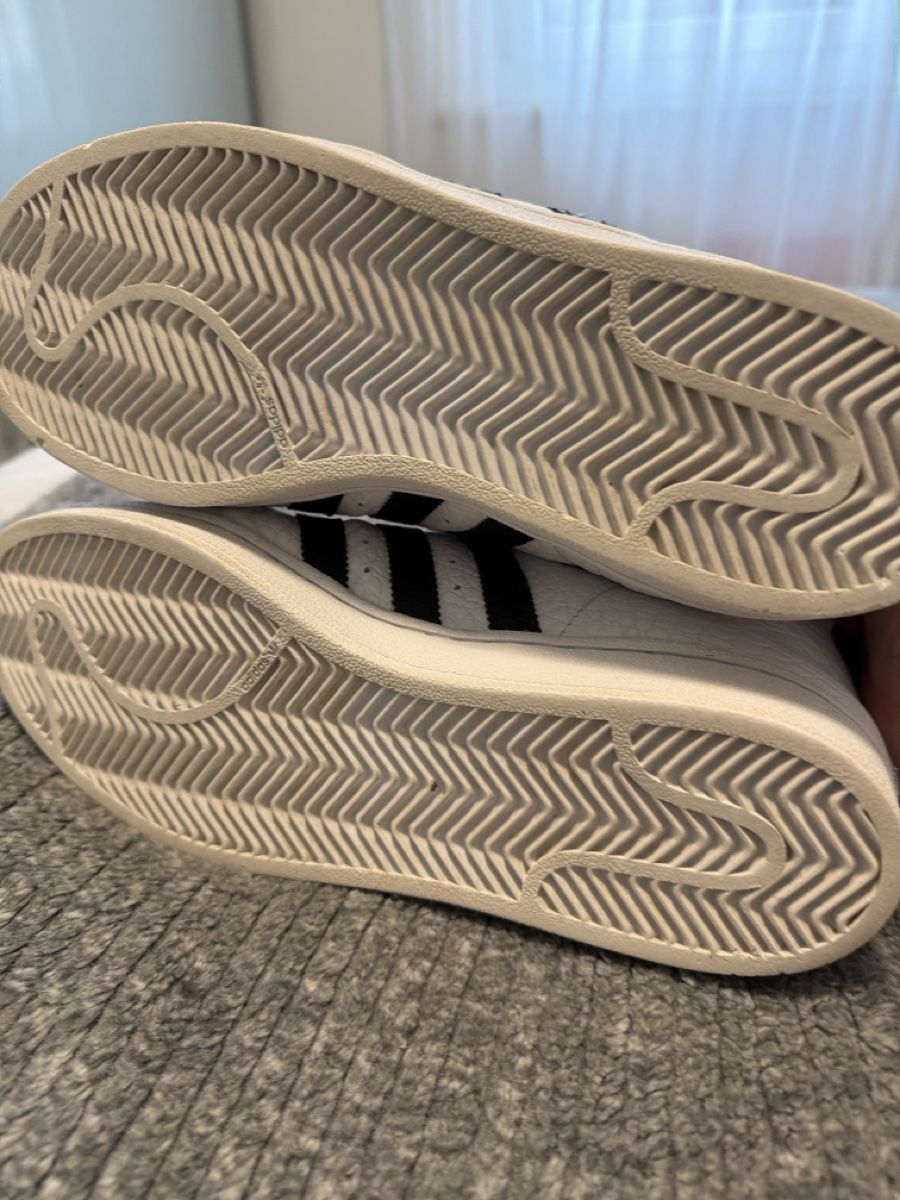 Sneakers en cuir et daim perforés de TOD’s avec mots-clés adaptés pour
