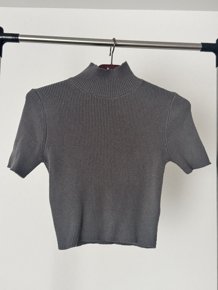 Zara Maglioni & Felpe: Zara Strick Top Grau Rollkragen Kurzarm Gr. S – Usato da Gibswil venduto da Engelsgleich 1