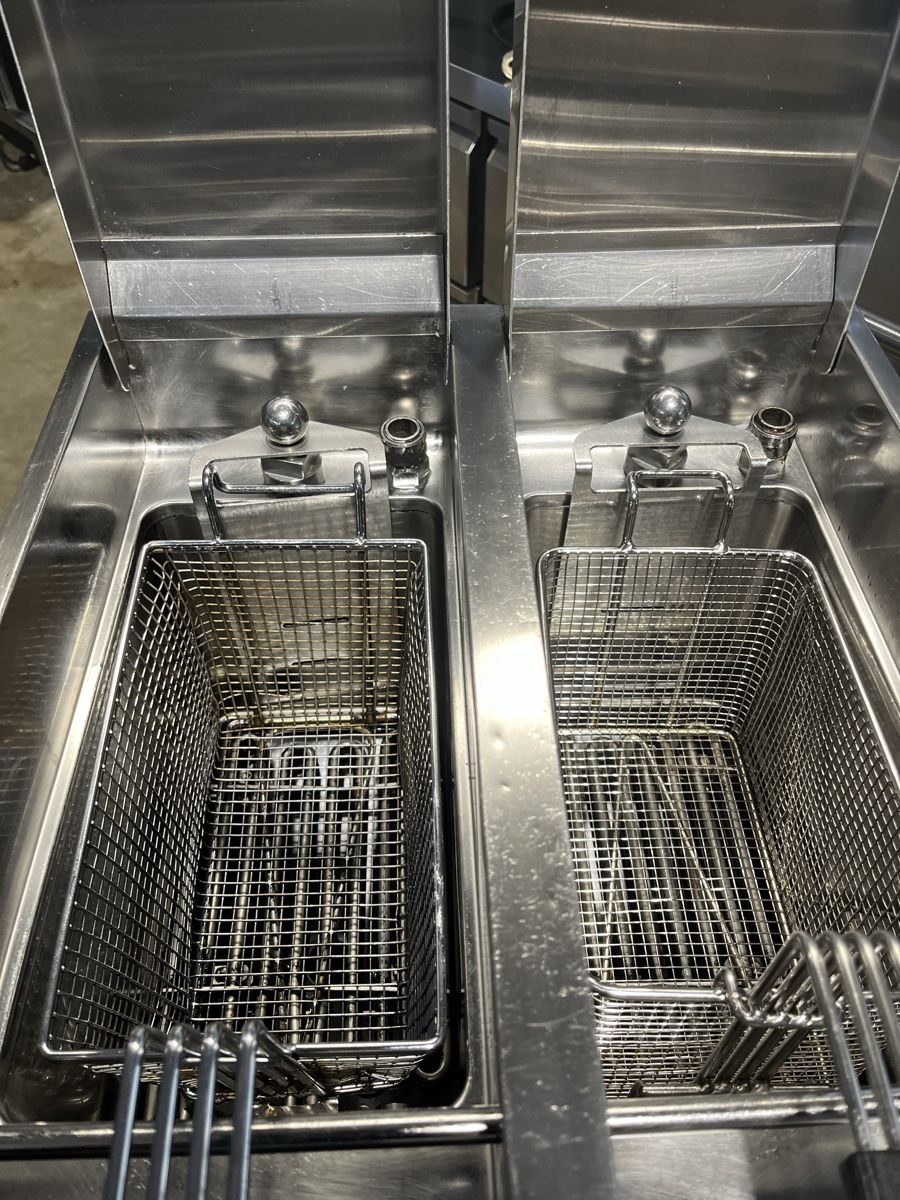 Elettrodomestici da cucina: Professionelle Gastrofrit Doppelfritteuse – Usato da Wohlen AG venduto da Moh80 5