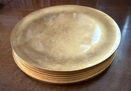 8 Teller goldfarben, Durchmesser 28cm, guter Zustand