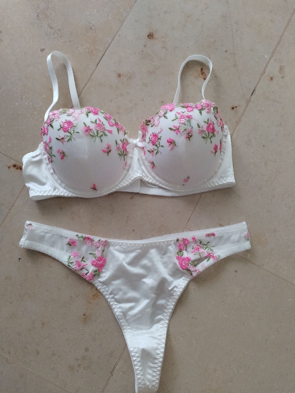 Altra biancheria intima: 7x BH Sets Neu – Nuovo (secondo la descrizione) da Sursee venduto da Cynthia7889 2