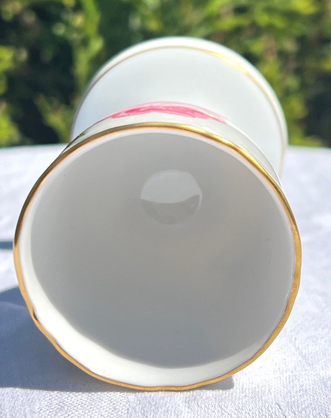 Autre vaisselle: Meissen Eierbecher "Rote Rose" mit feinem Goldrand – Neuf (Voir description) à Oberrüti par Sabbi 8
