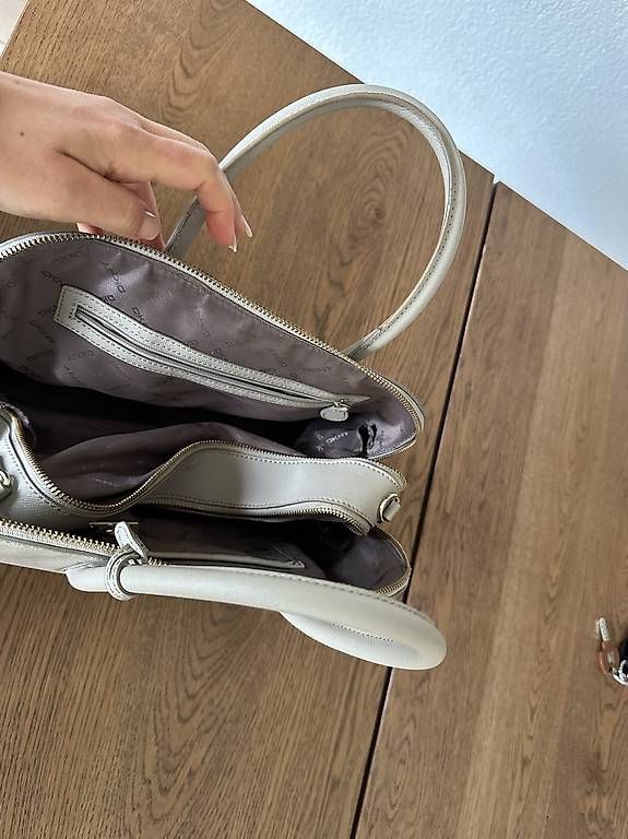 DKNY Borse da donna: DKNY Tasche – Usato da Lachen SZ venduto da ElianaV 2