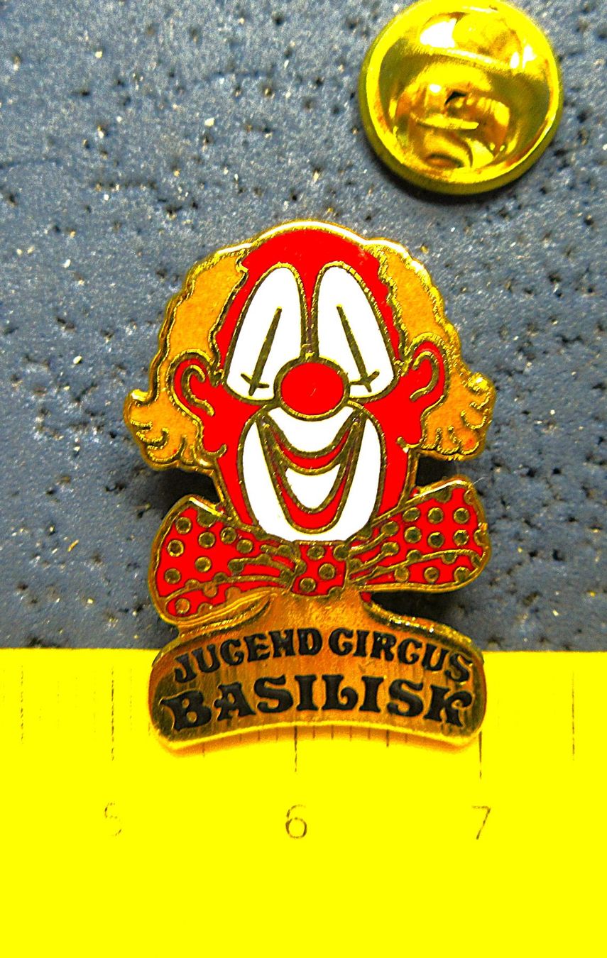 Swiss Placchette & Badge: CLOWN JUNGEND CIRCUS BASILISK PIN – Usato da Ettingen venduto da Hausi4711 1